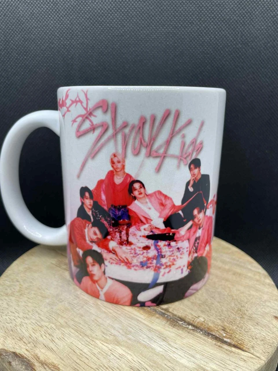 ☕ Mug en Céramique – Stray Kids 🧭❤️